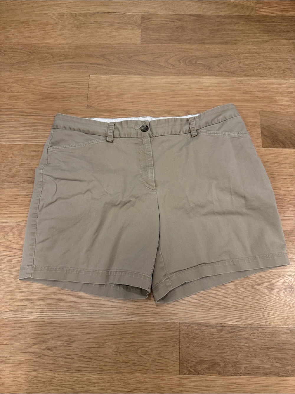 Women’s Khaki shorts size 14 lands end